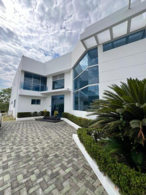 Espectacular casa quinta con piscina privada